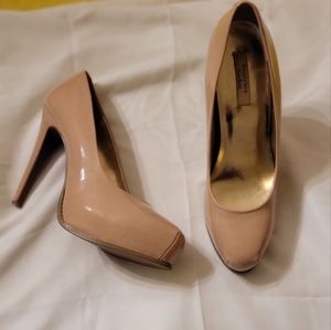 Simply Vera Wang Pumps